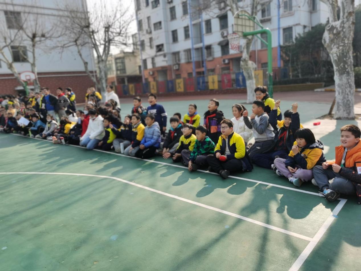 五2班12月新闻稿_html_m3268dae3.jpg