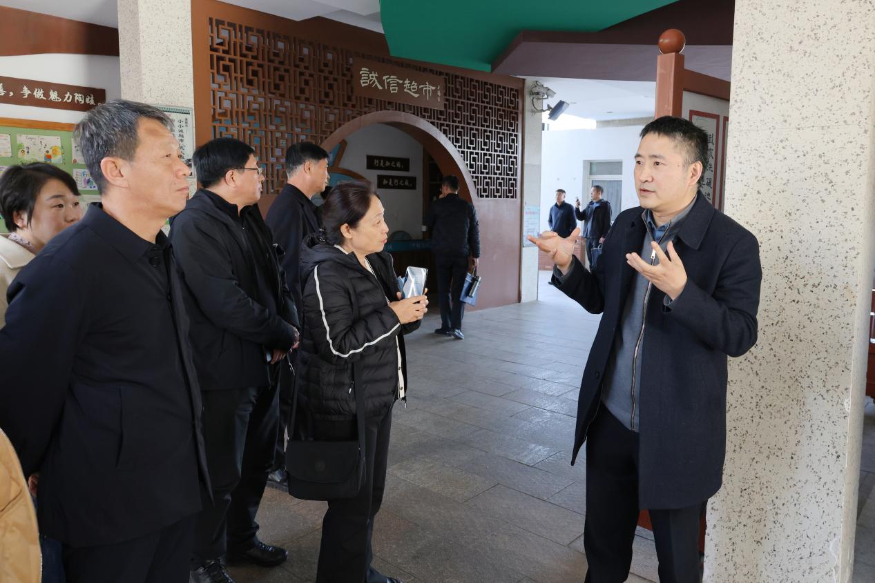 2025.11.27两地教育同仁来访 共话育人初心_html_m4452cc7e.jpg