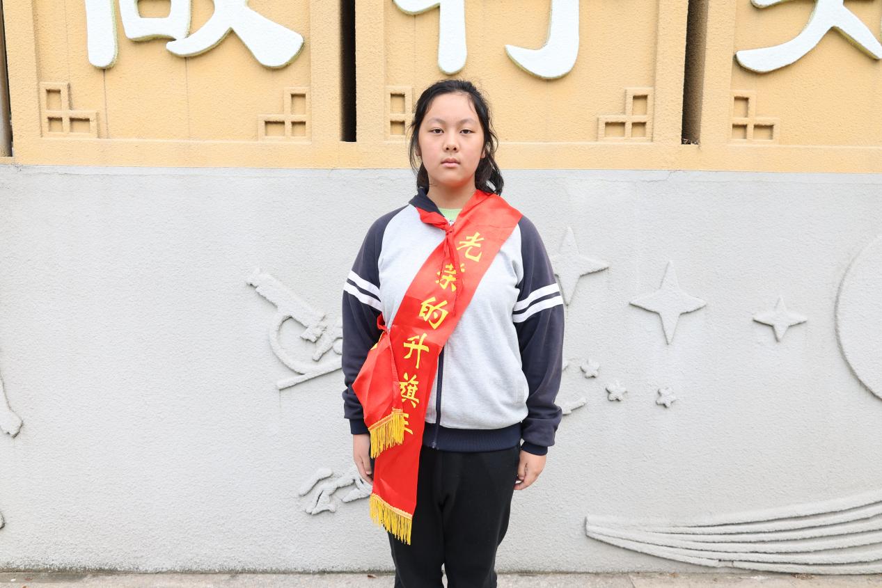 升旗仪式_html_m23e98958.jpg