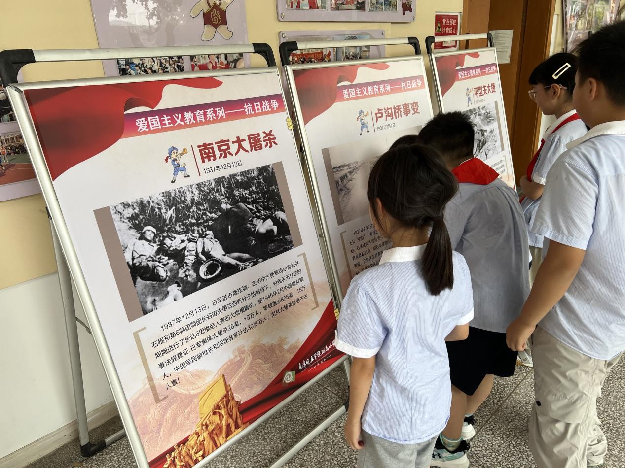 9.1开学典礼新闻稿_html_74d05780.jpg