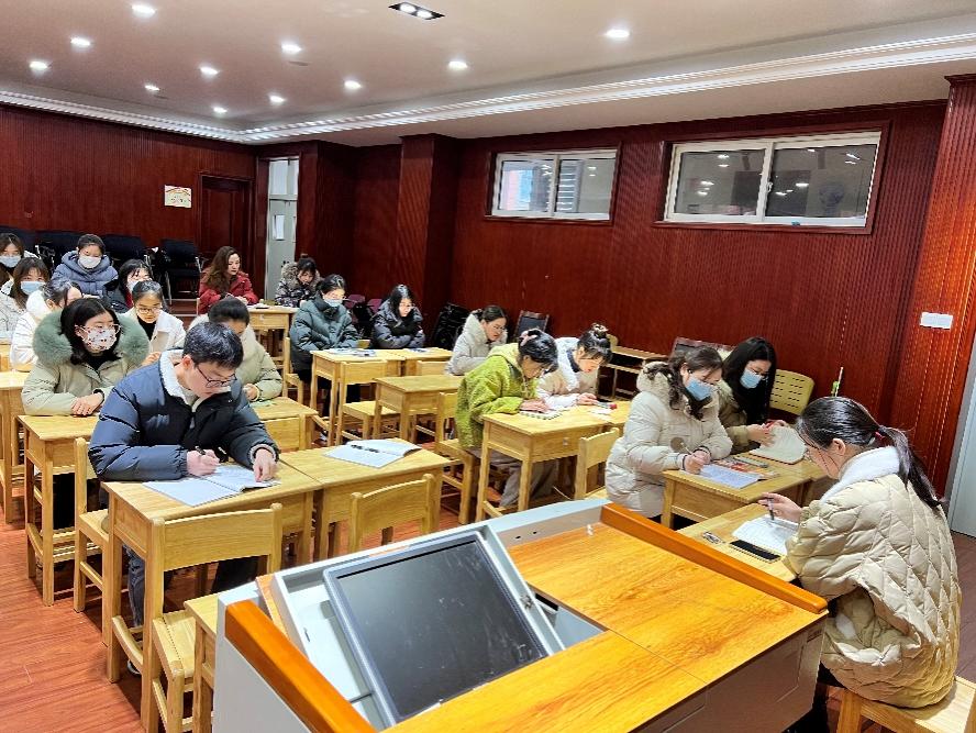 报道：期初教研组长，备课组长会议（姚远）_html_m252c0774.jpg