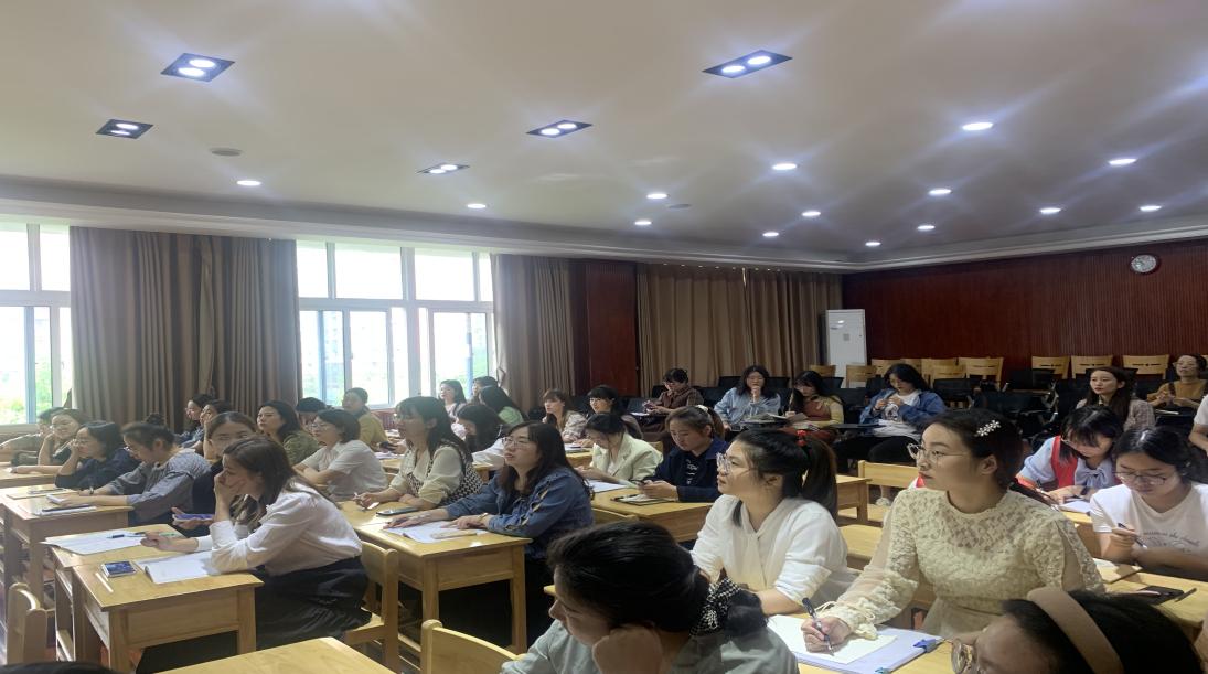 【丁香汉声.班主任成长营】9月班主任例会暨德育常规工作_html_m430dd108.jpg