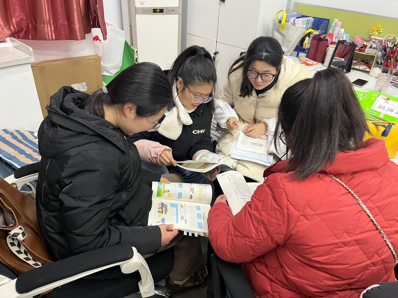 【丁香汉声·教学】丁小数学组备课活动侧记_html_m4b935a5a.jpg