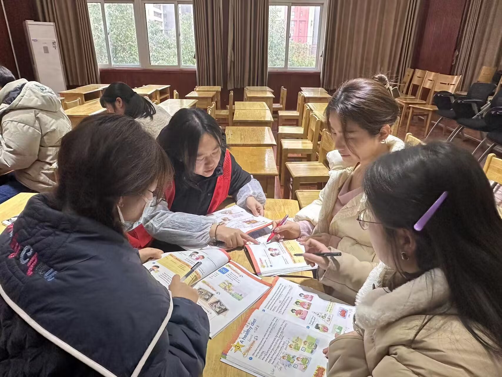 聚集体智慧，备精彩课堂   倪海棠 _html_7d79a5f4.jpg
