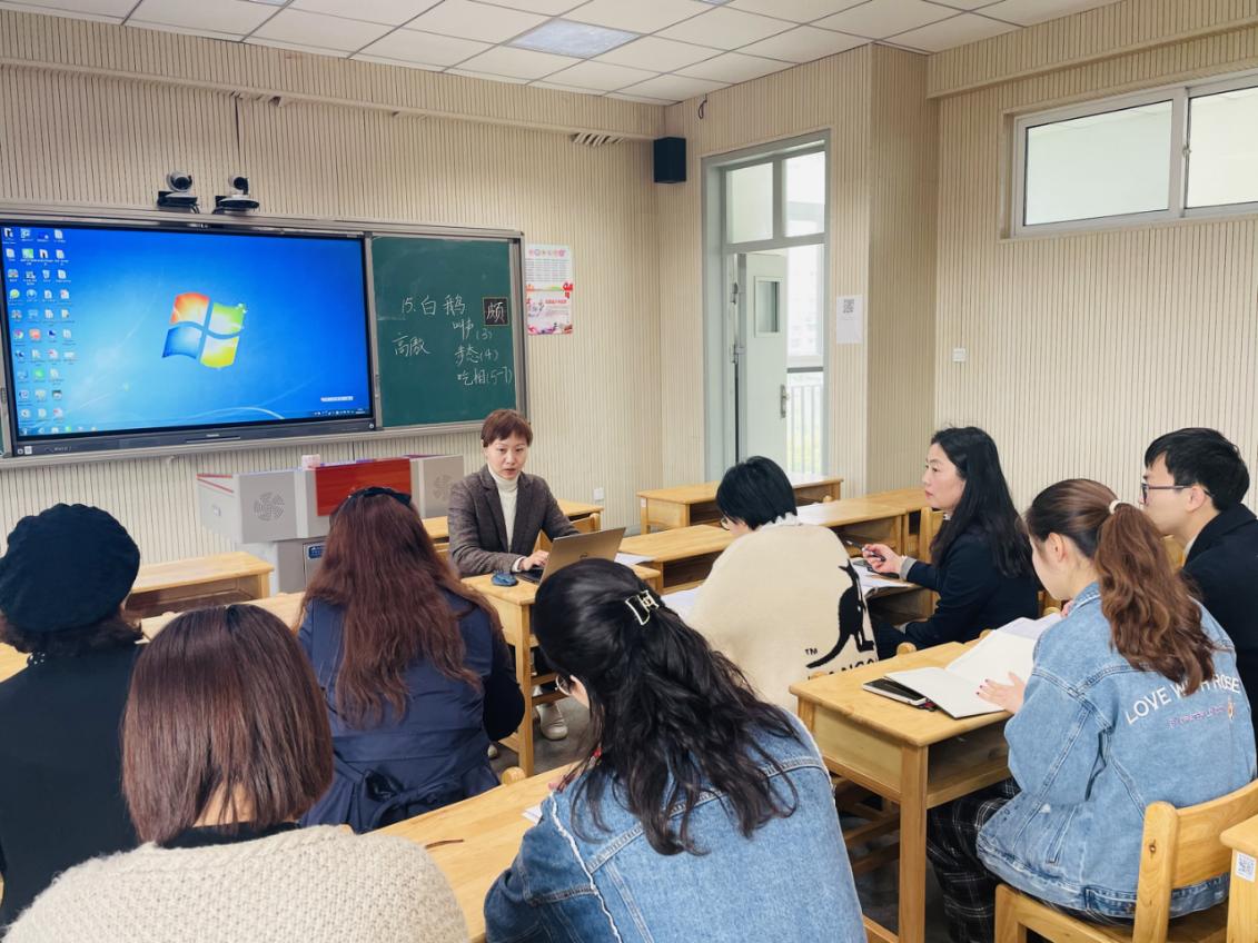 【丁香汉声】指导促前行 润物细无声_html_m4e123f58.jpg