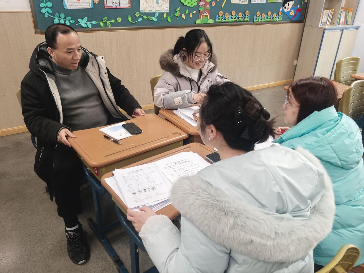 【丁香汉声·教学】凝心聚力备新篇，笃行不怠启新程 ——南京市丁家庄小学数学组第一次集体备课_html_m77b60d6.jpg