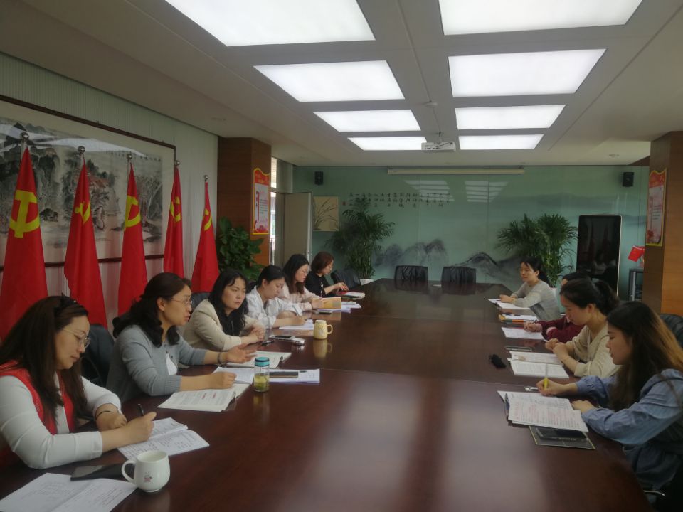 【丁香汉声】教研搭平台 磨课促成长_html_m1b6218ca.jpg
