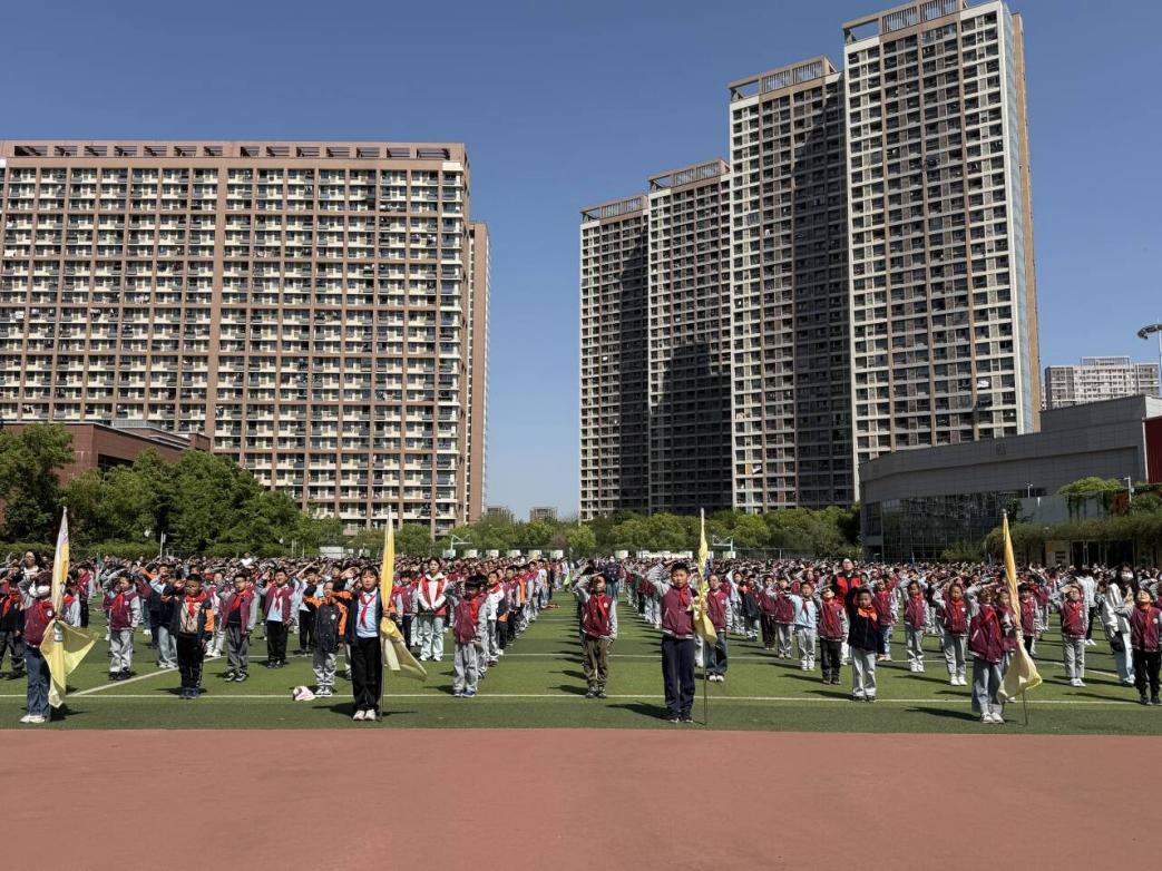 升旗仪式报道_html_m3d1b6943.jpg