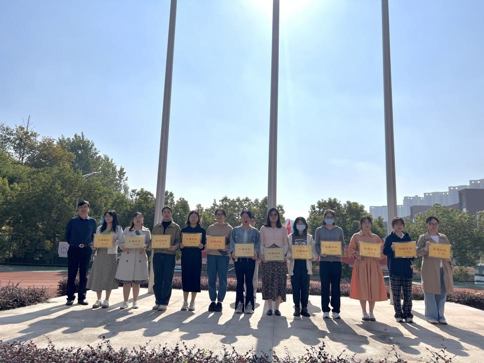 第八周升旗仪式报道(1)_html_m191bbee6.jpg