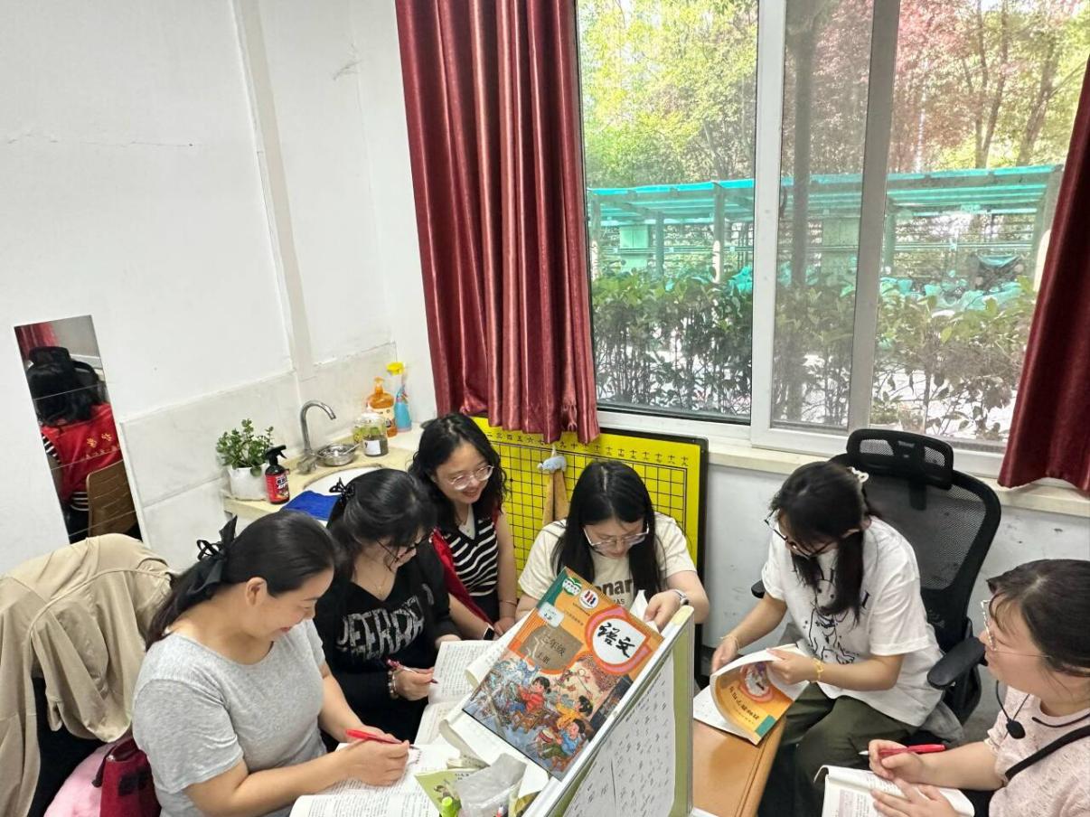 【丁香汉声】智慧碰撞凝共识，共谱期末复习篇_html_mb88cea.jpg