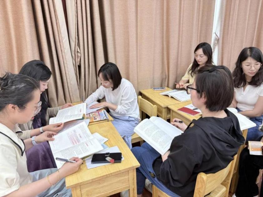 5.13集体备课报道——【丁香汉声•教学】思维碰撞出真知，语文教研结硕果_html_m10efbfd4.jpg