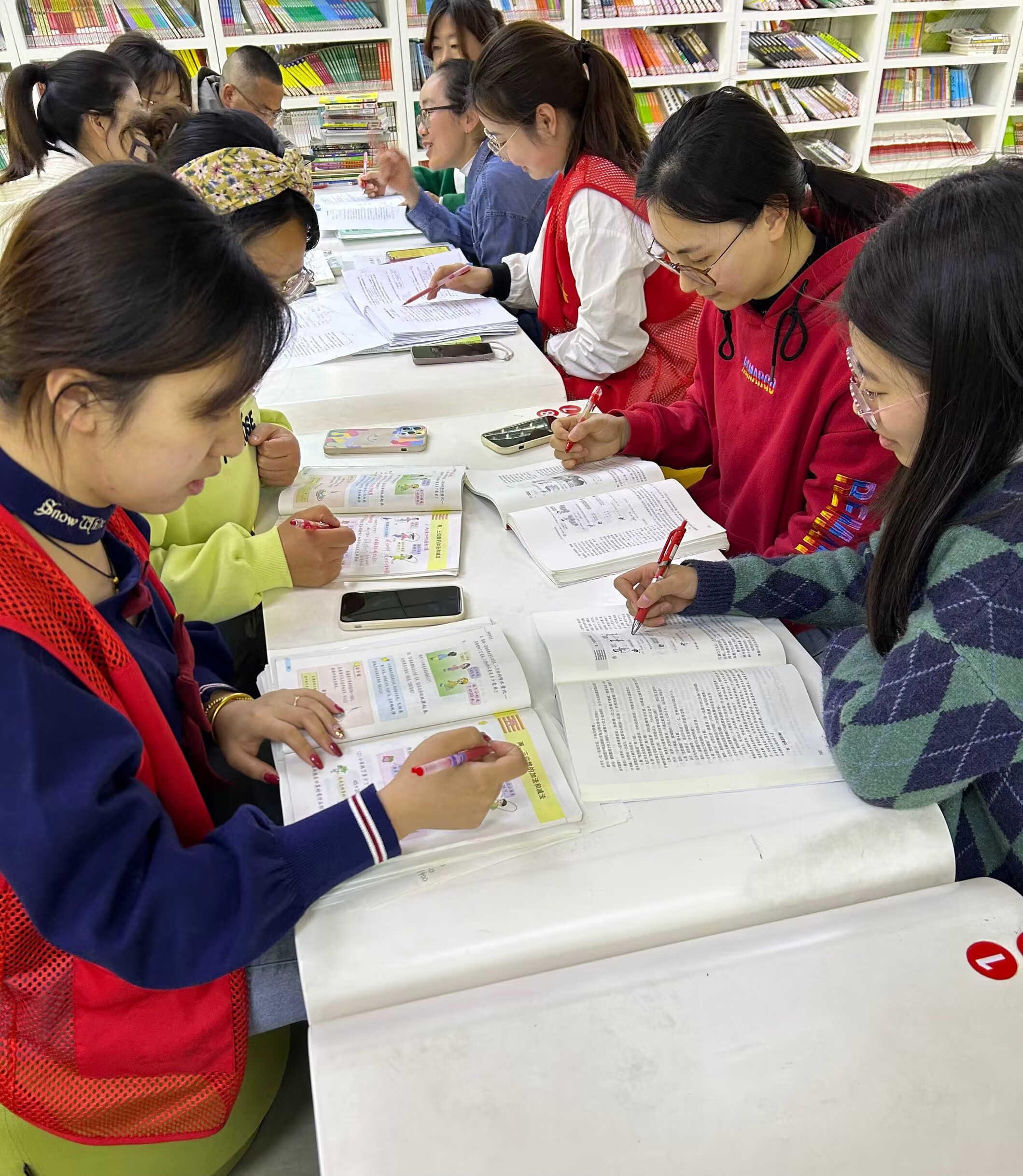 集思广益  提高教学效率（杨婷钰）_html_m2cb05320.jpg