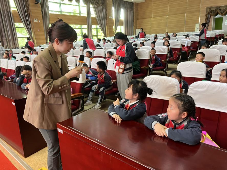 【丁香汉声&middot;幼小衔接】参观小学初体验  幼小衔接待花开_html_m4379962e.jpg