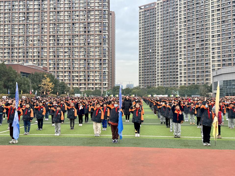 【丁香汉声·学生成长营】弘扬宪法精神，构建和谐校园(1)_html_m263a6ab.jpg