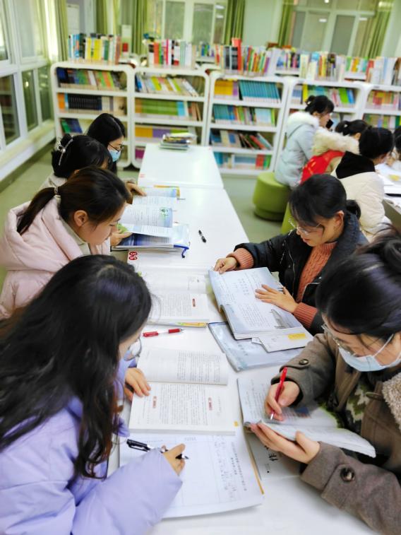 凝聚智慧，共研共学_html_2801dc32.jpg