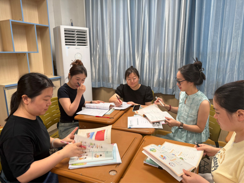 8.31【丁香汉声·教学】深耕课堂沃土，细耘语文芳华——2025–2026学年第一学期语文组第一次集体备课侧记(1)(1)_html_m642f925b.png