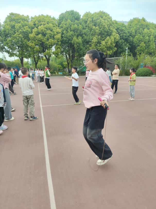 报道_html_7331c49.jpg