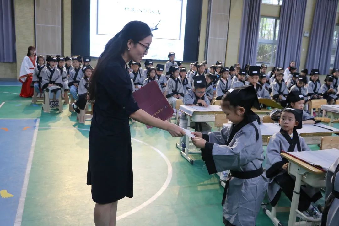 入学仪式_html_5d73a6e5.jpg