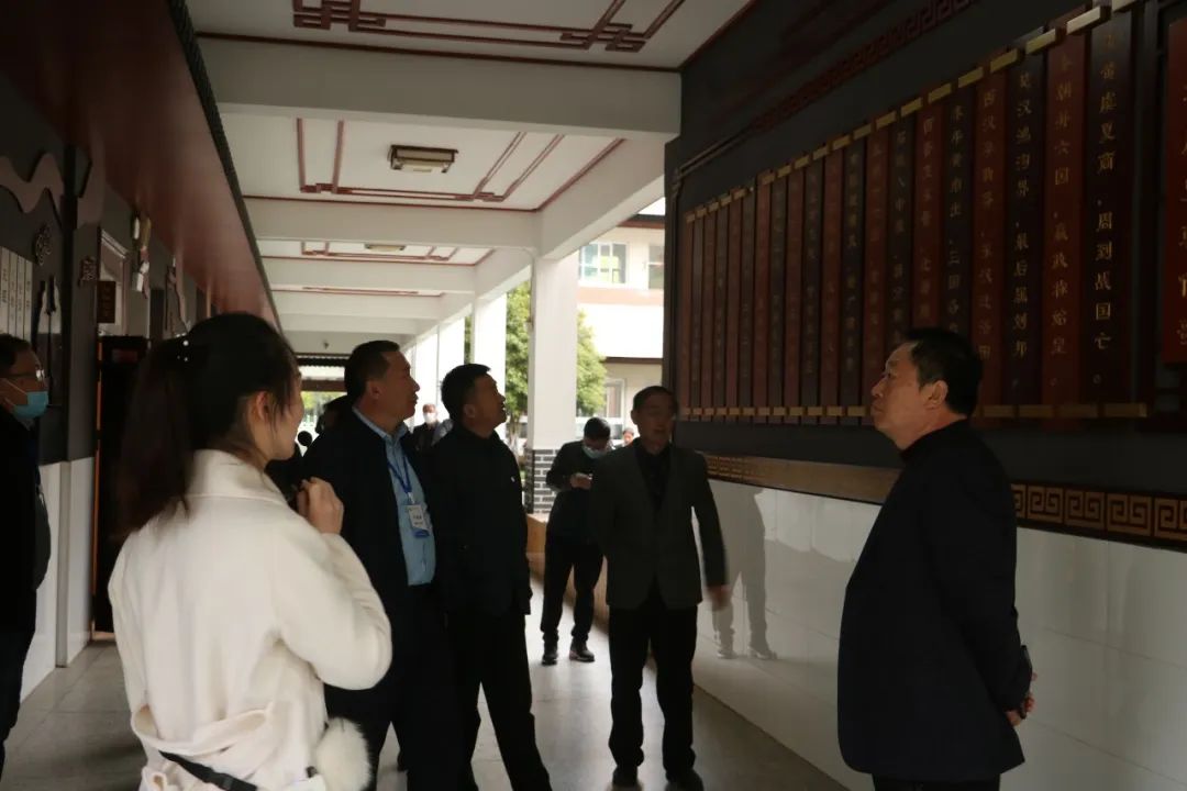 领导_html_m65e394cd.jpg