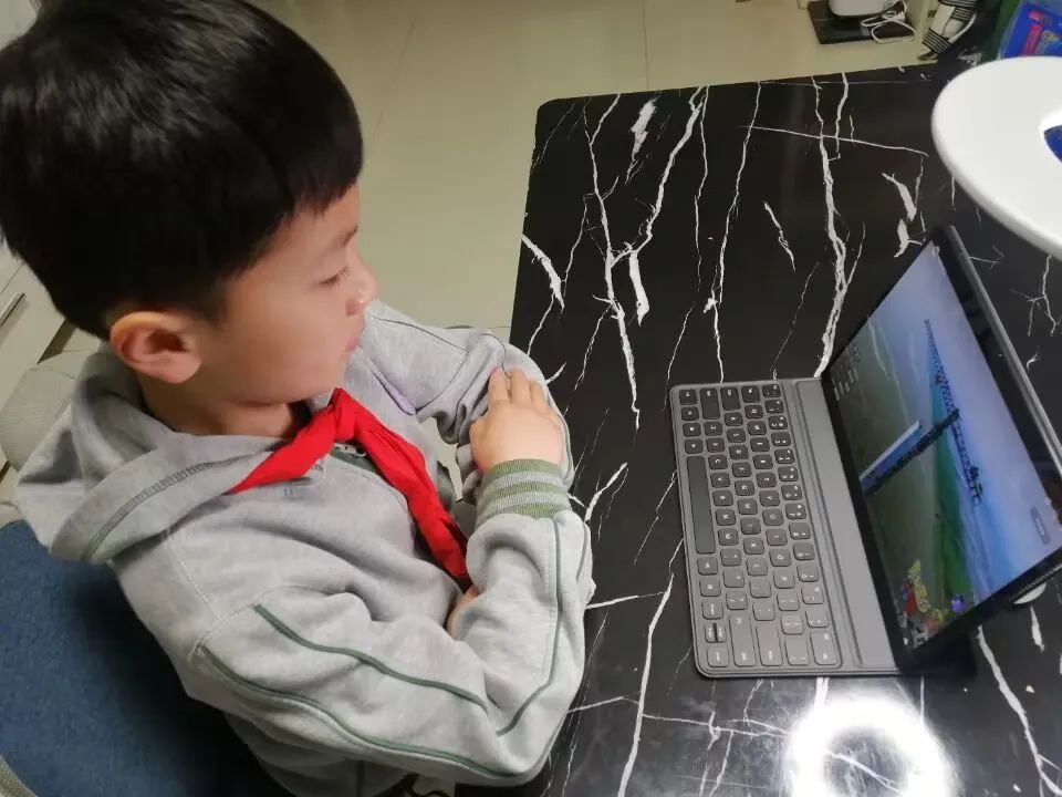 少先队_html_m28c29058.jpg