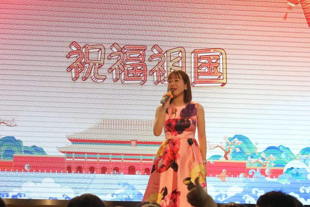 国庆_html_2204980b.jpg