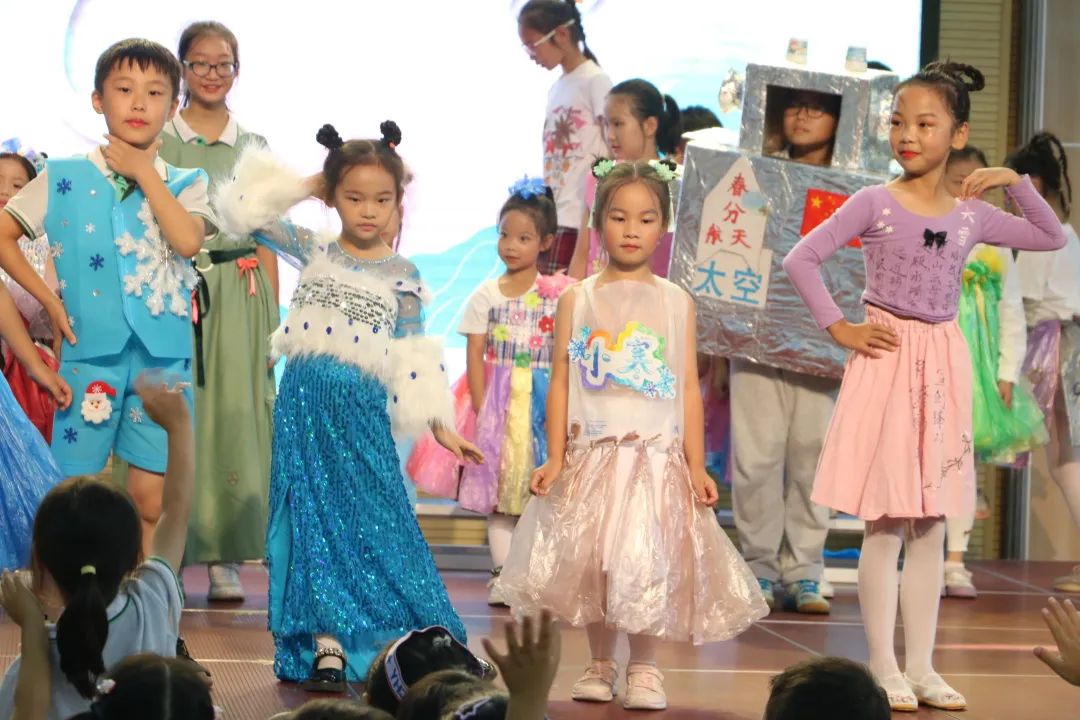 国庆_html_26100a8d.jpg