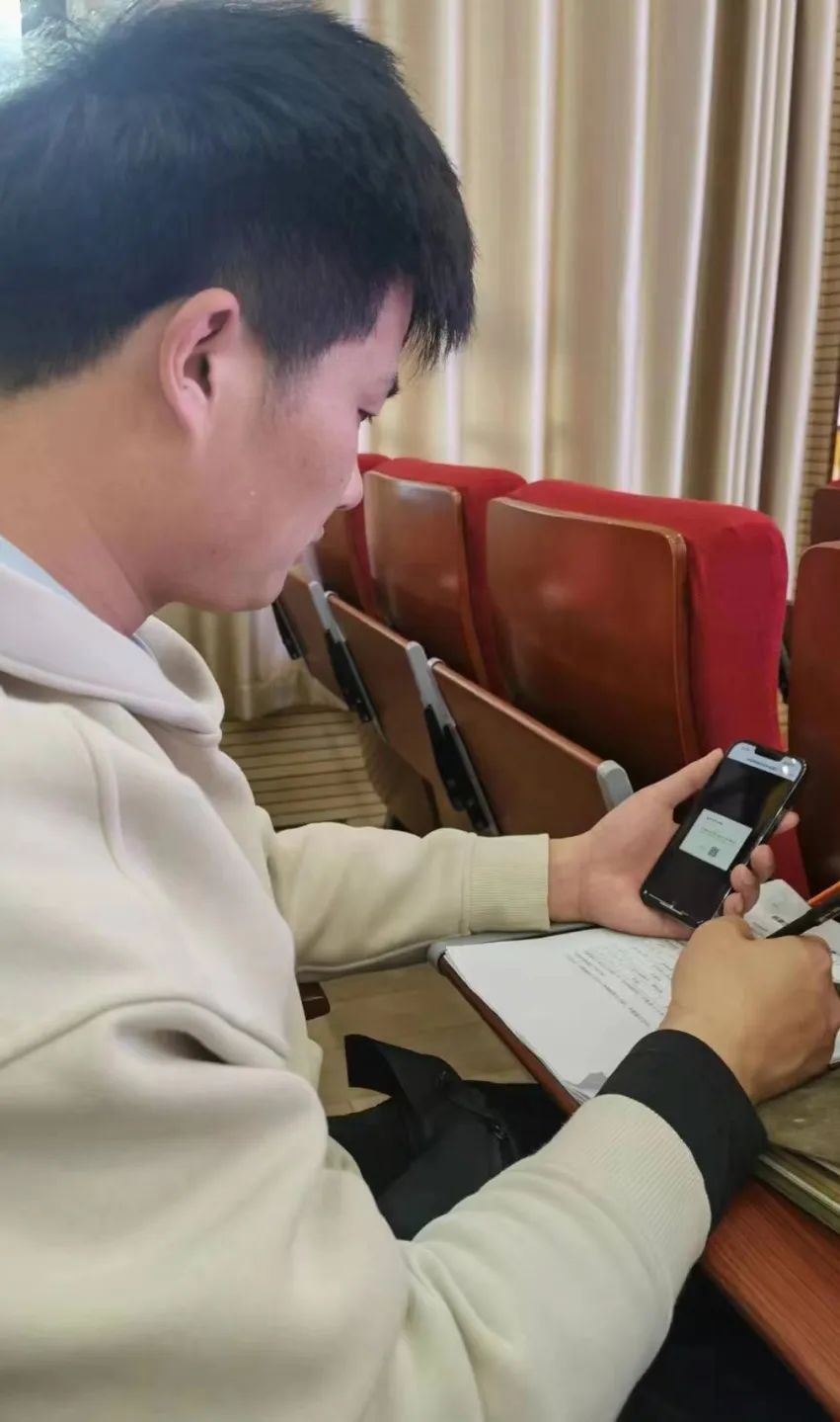 大讲坛_html_e9b97cb.jpg