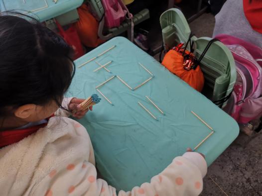 三年级火柴棒报道(张）3_html_m744f9ffa.jpg