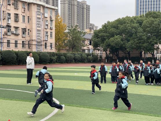 体育组报道12.3_html_1eecf0d.jpg