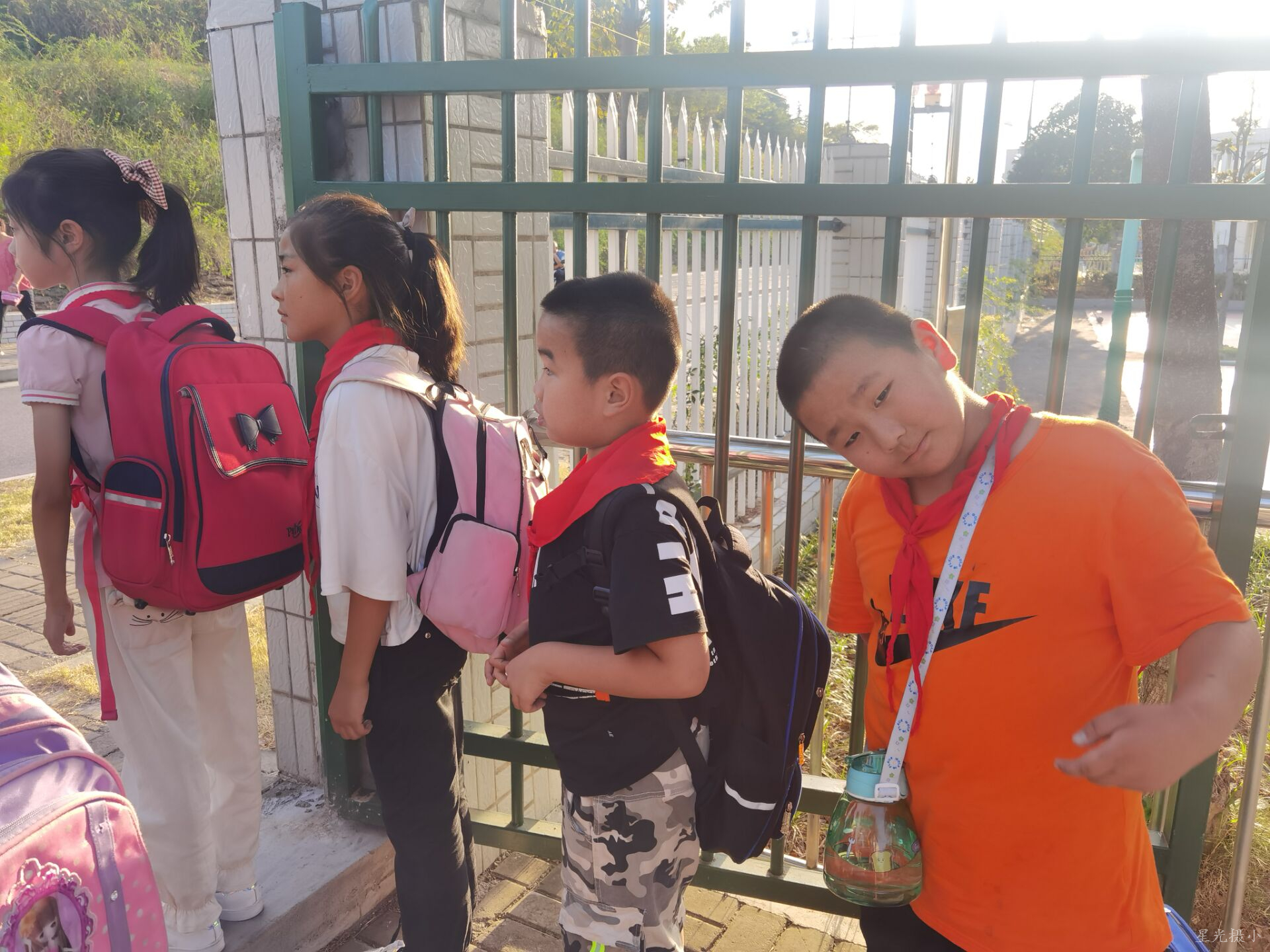 桦墅学生.jpg