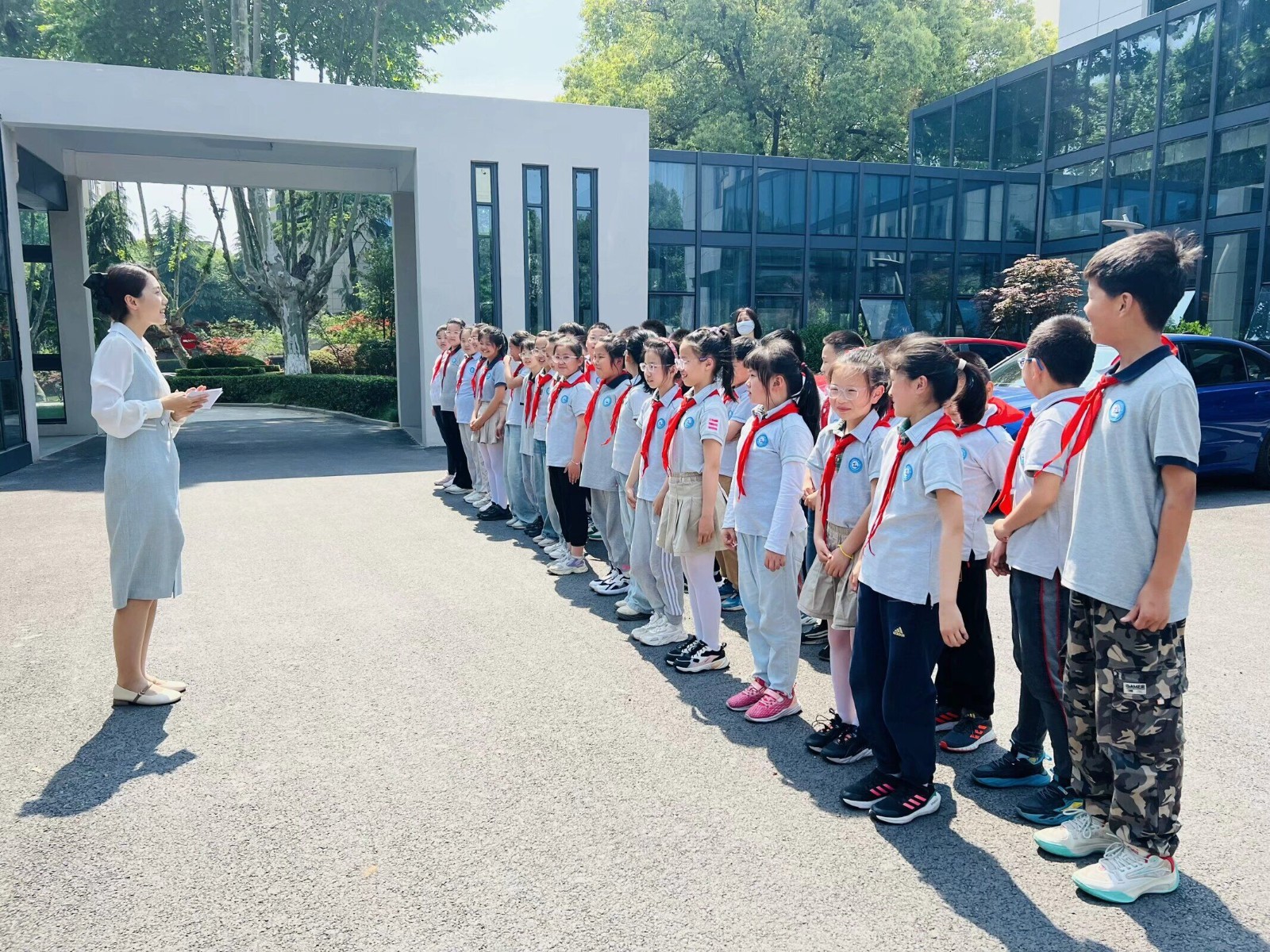 【星光摄小】走进知行基地 感受新闻魅力——摄山星城小学天佐路分校“知行”校外社会实践活动之参观栖霞融媒体中心