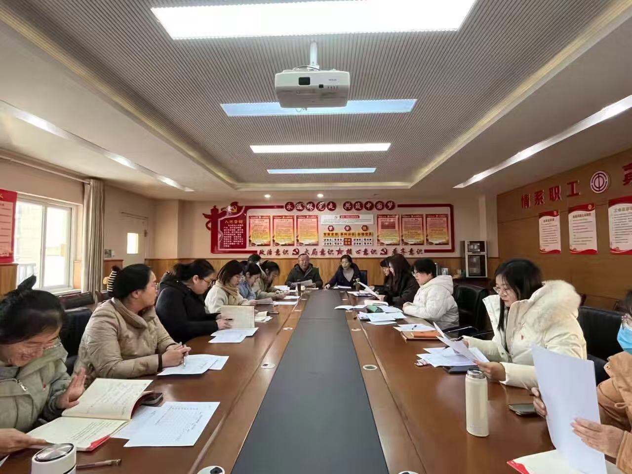 摄山星城小学（天佐路校区）召开2024-2025学年第二次实验室工作会议