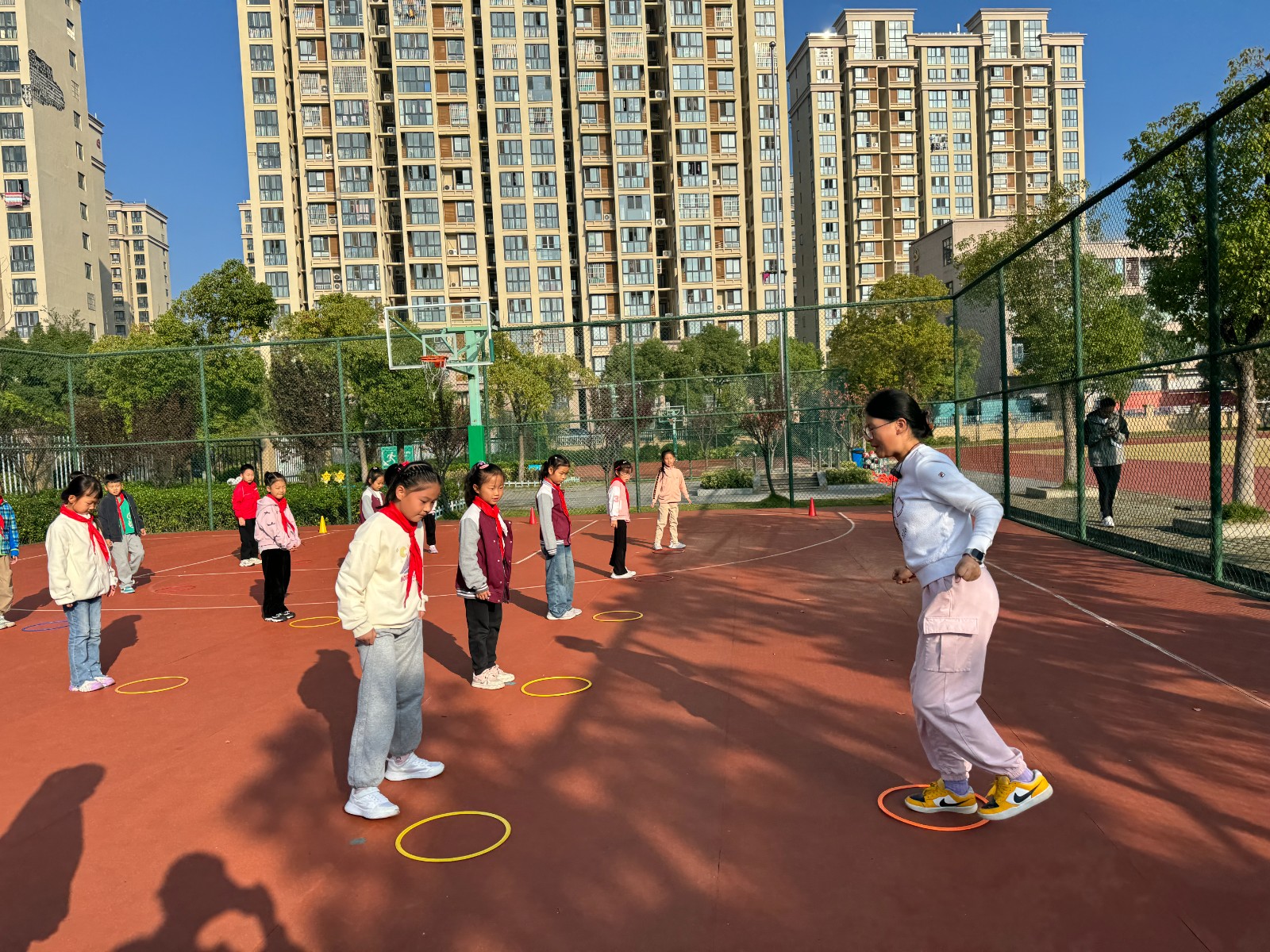 【星光摄小】结构化视域下水平一基本运动技能教学方法研究——以移动性技能为例                                       ——体育组教研活动（二）