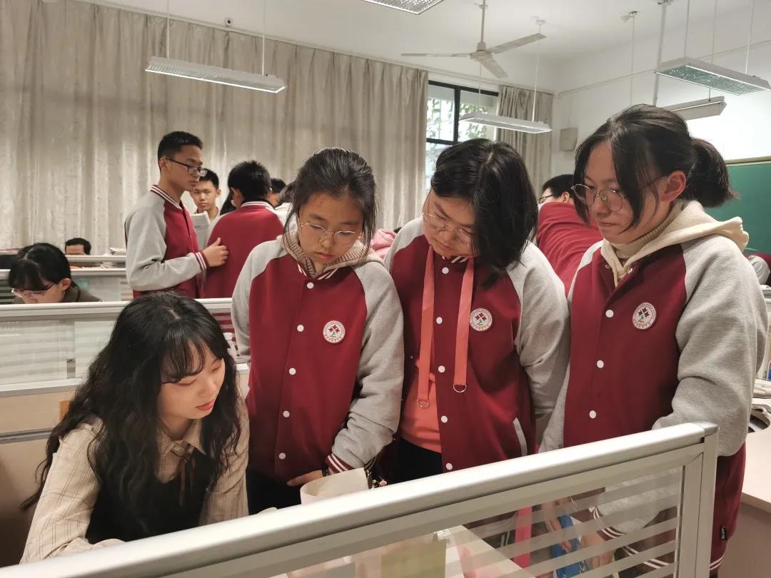 【毅行栖中·教师专访】不忘本心 回归本色