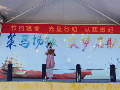 德育处刘明远主任做活动动员_副本.jpg