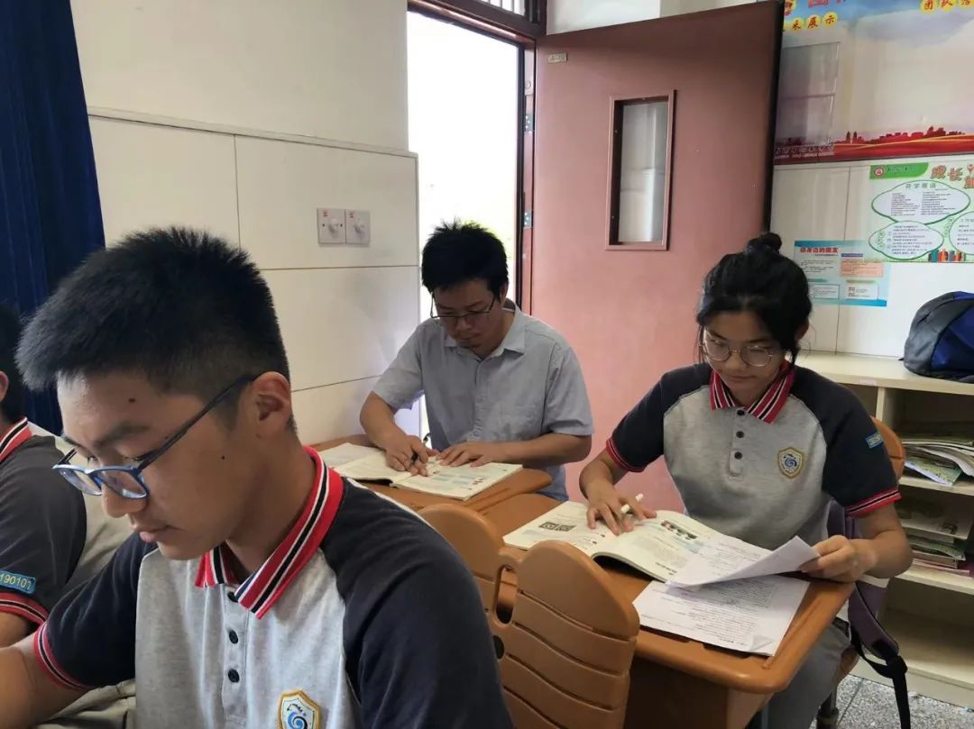 智贤伯乐_html_m18aac8cc.jpg