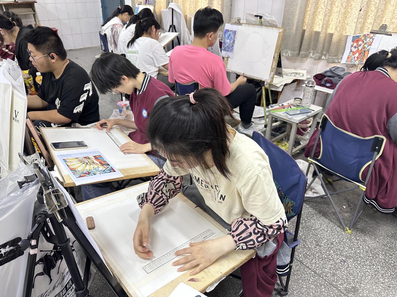 南艺后街画作展_html_e1ab6c8.jpg