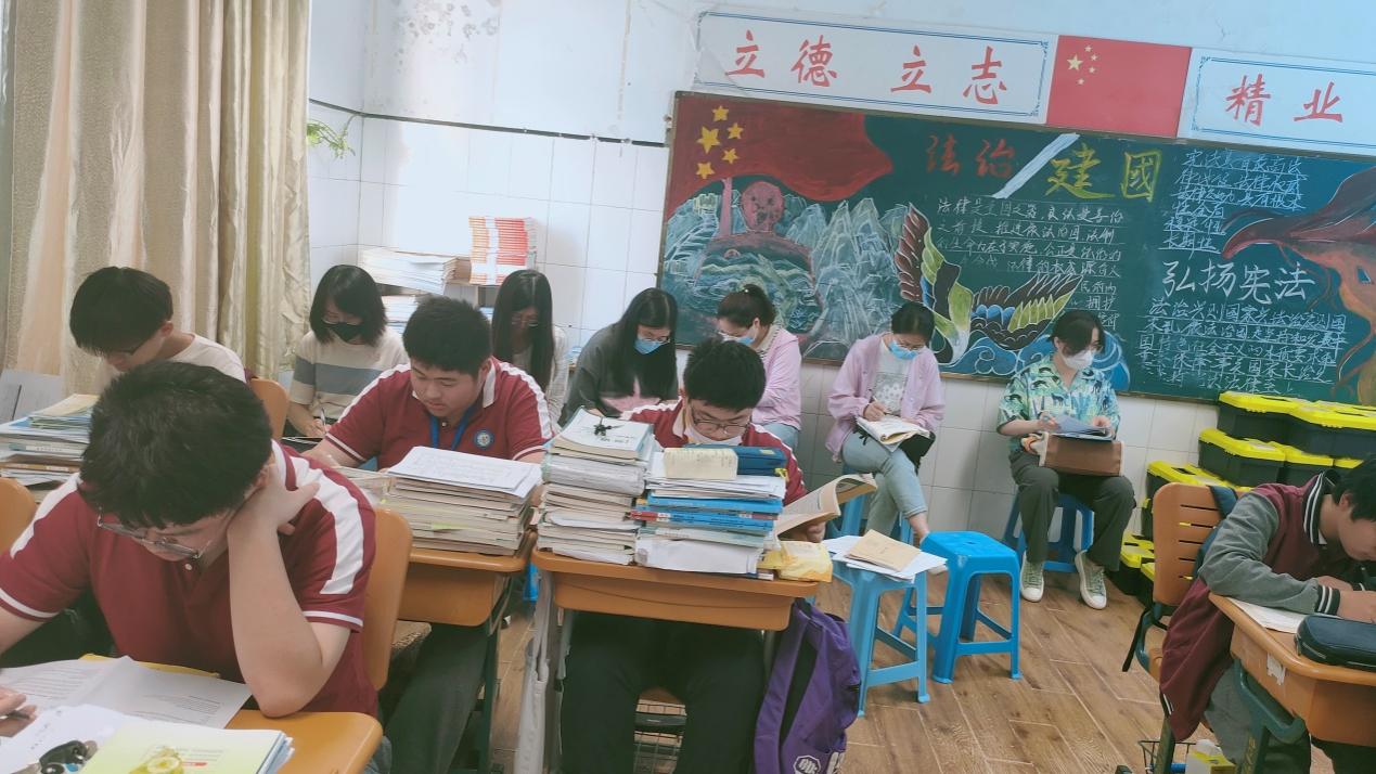 2023.6.8 英语组区级公开课通讯稿_html_m56d8a4d9.jpg