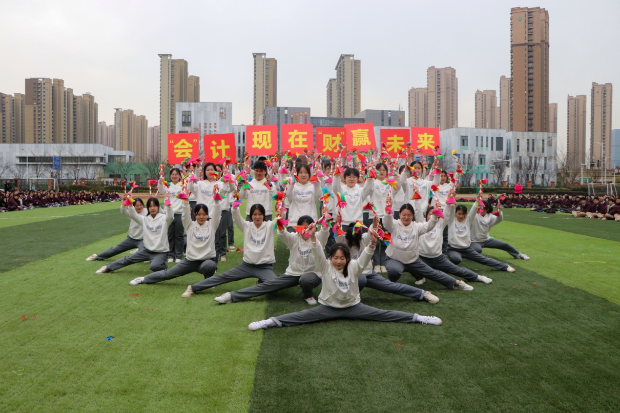 南京新港中等专业学校丁家庄校区韵律操比赛0318_html_13d3c98a.jpg