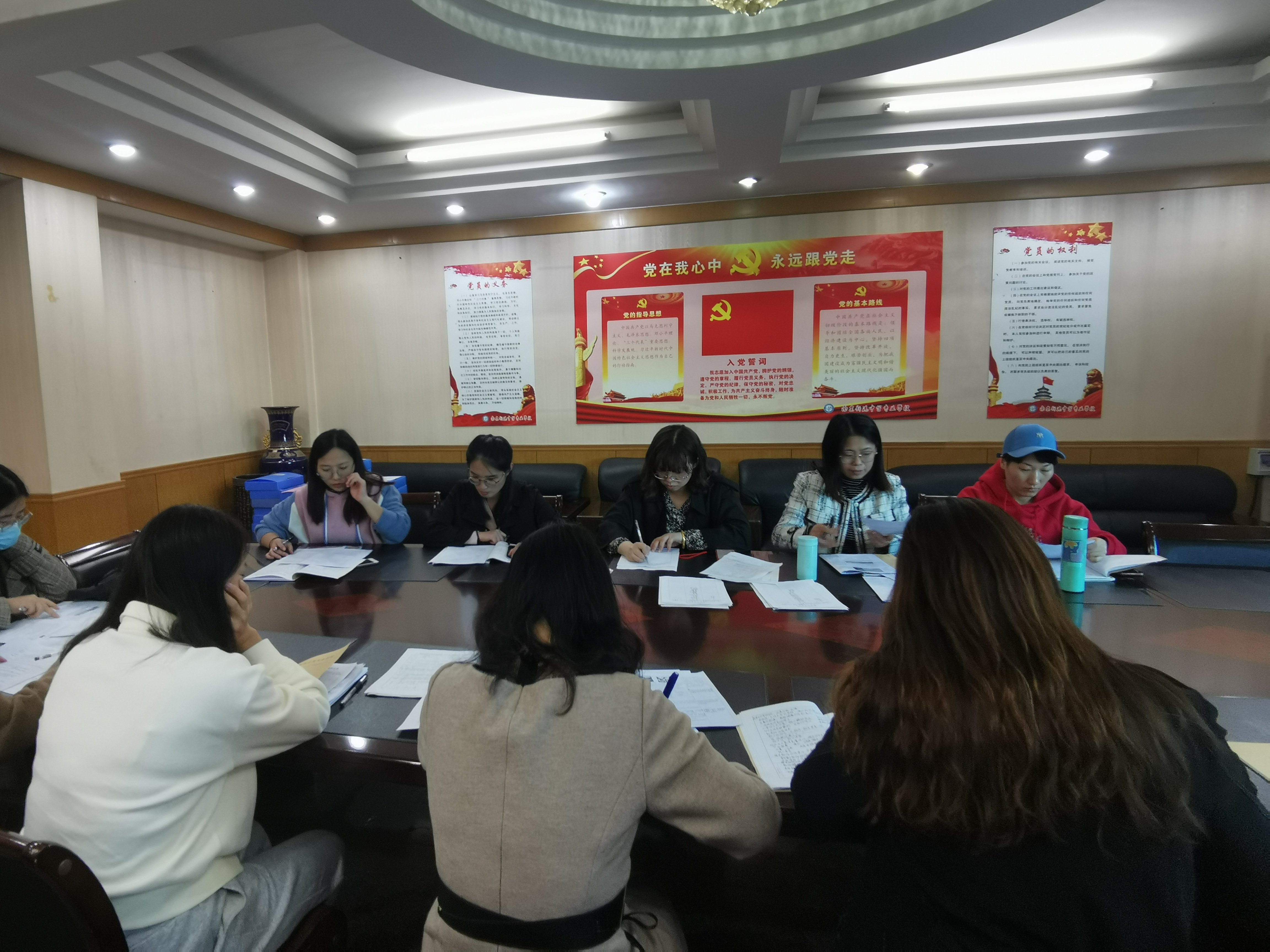 20221014同课异构 同放异彩（迈皋桥英语组“同课异构”研讨活动）1_html_3d3d2fe1.jpg