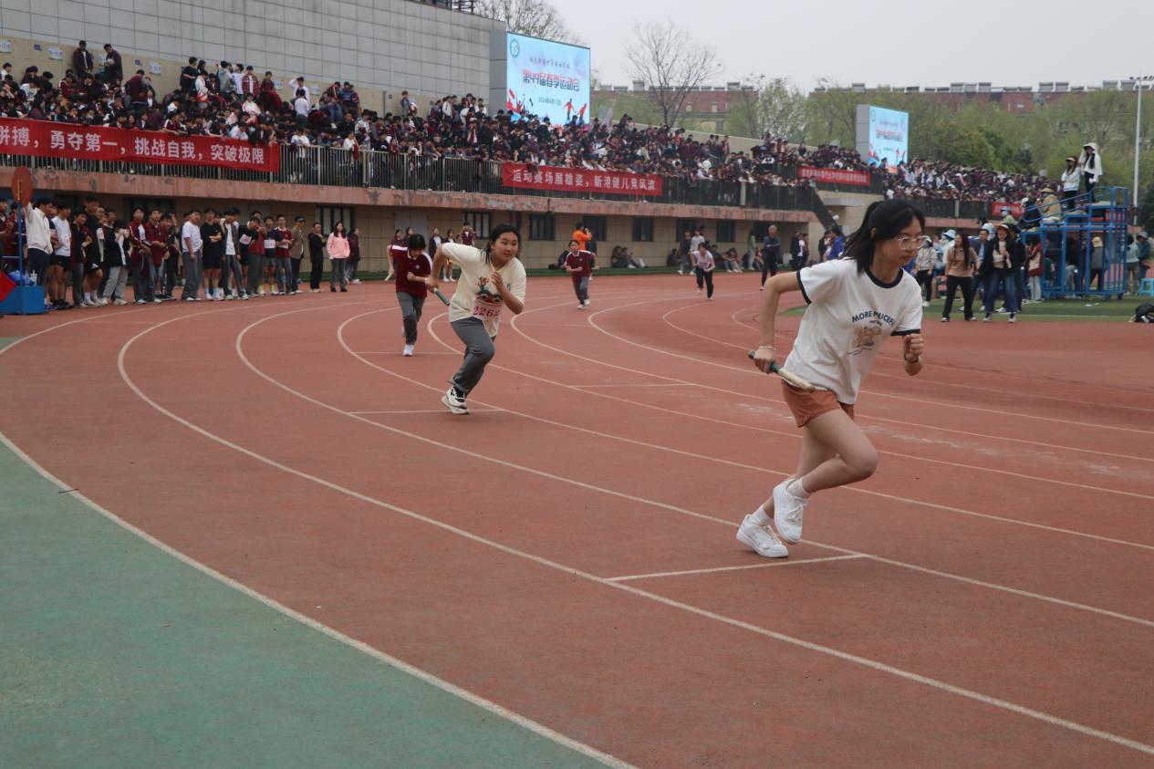 第四十九届春季运动会_html_2a272329.jpg