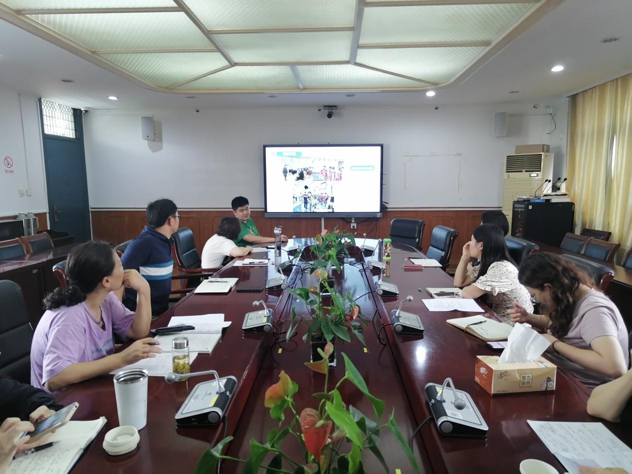 聚焦课题研究  探索课程改革 落实立德树人_html_7664846d.jpg
