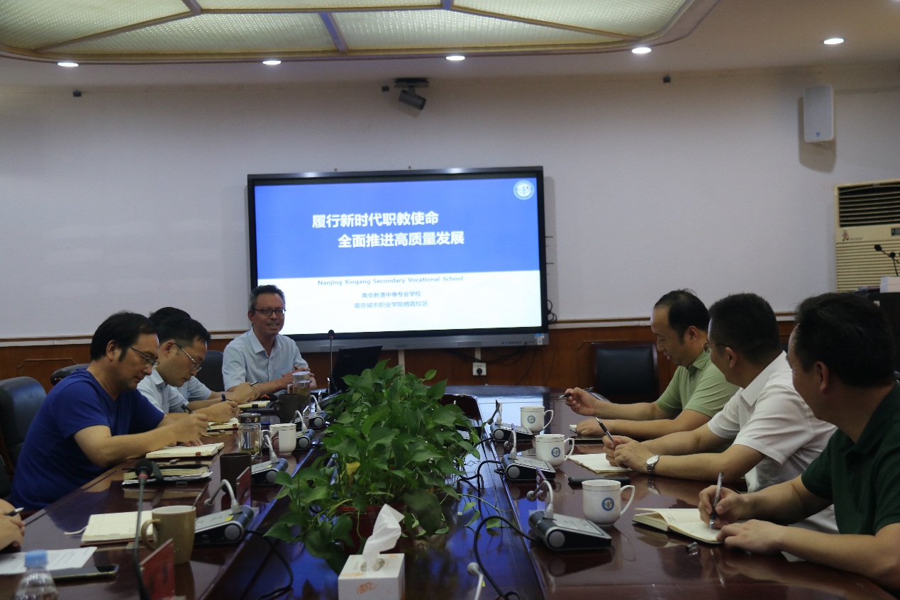 东西融合，共建共享_html_m6808e3.jpg