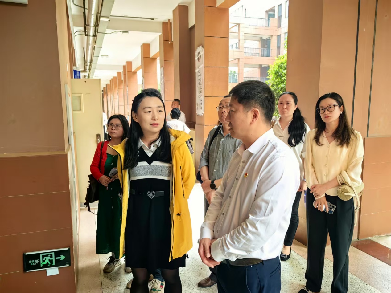职业教育携手共进 0411_html_3a7d4d39.jpg