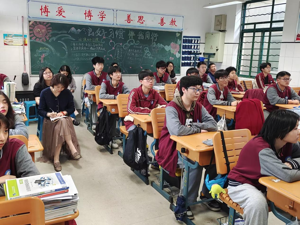 主题班会专项督导报导（2023.5.6）_html_7af9dcdd.jpg