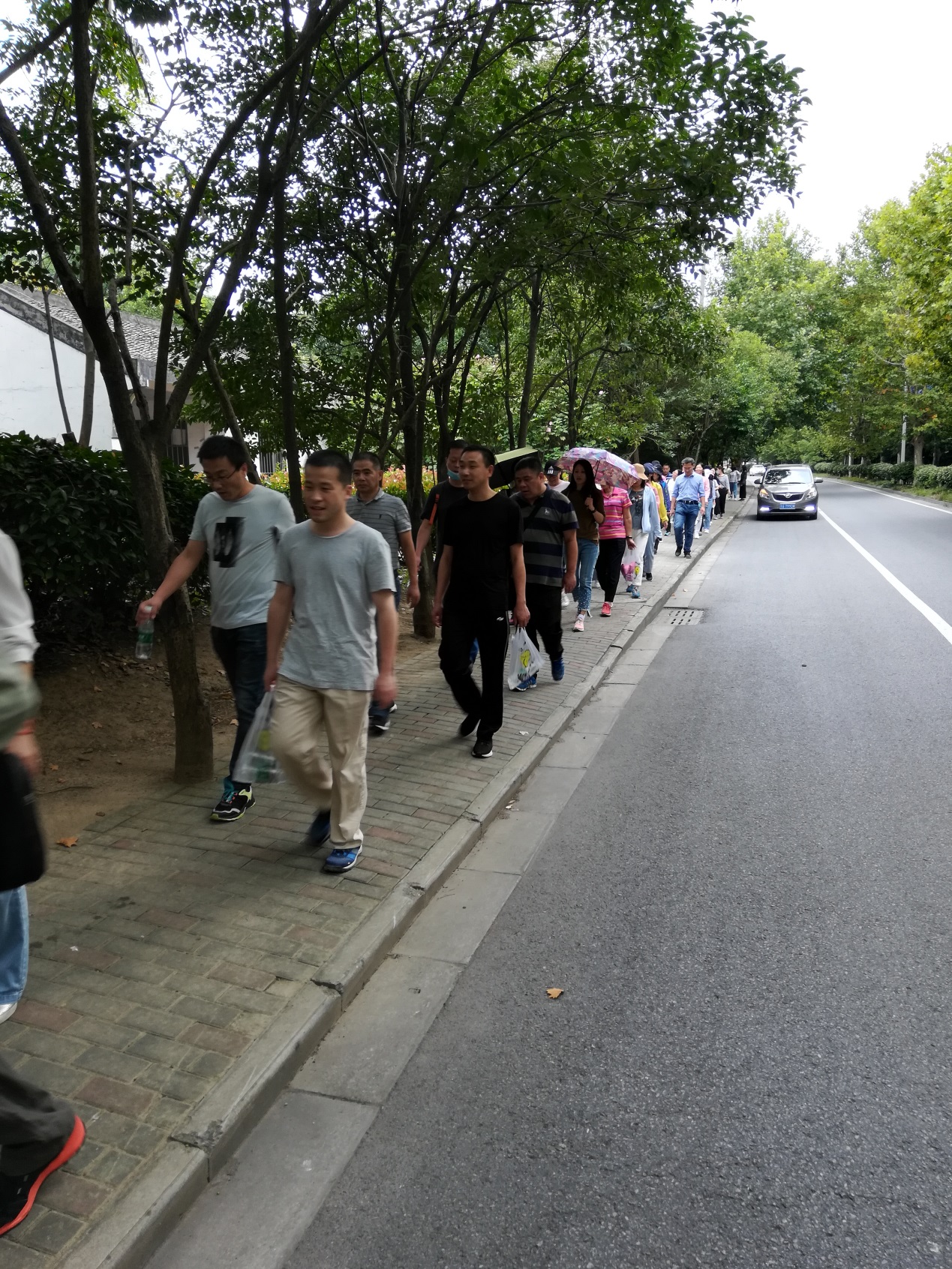 不忘初心健身走 牢记使命共前行_html_3e63f4ab.jpg