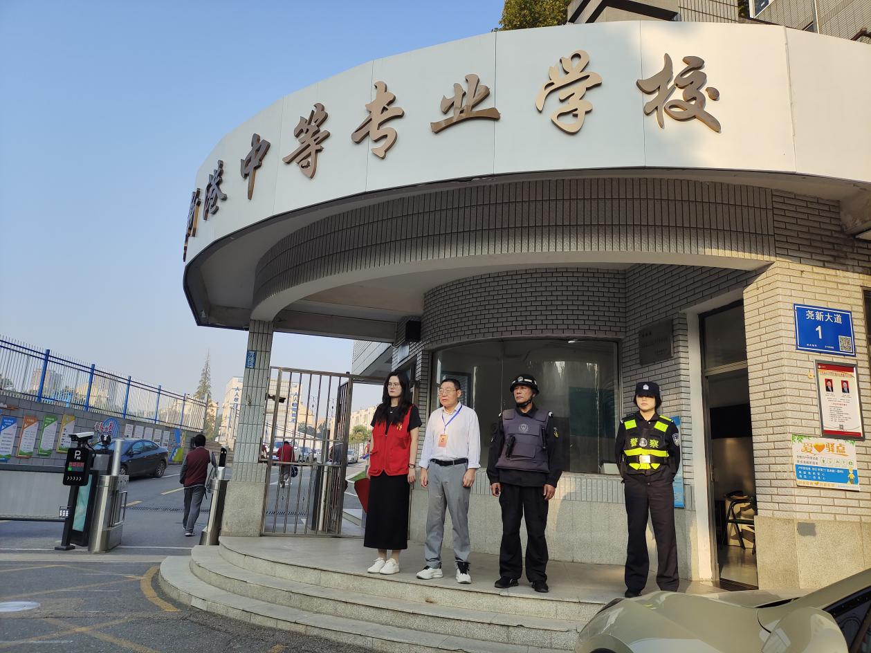 10月份栖霞区责任督学专项督导纪实_html_m111466f3.jpg
