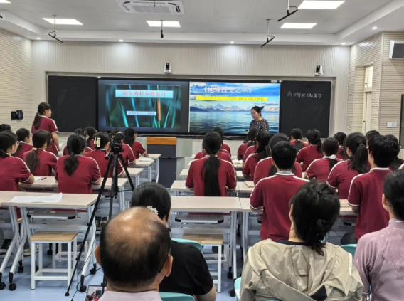 6月9日 南京市职业教育语文学科主题教研活动暨南京•喀什两地联合教研活动在南京新港中等专业学校如期举办_html_m5e6fd486.png