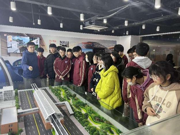 22计网高职校企合作班活动新闻稿_html_mf7b017f.jpg