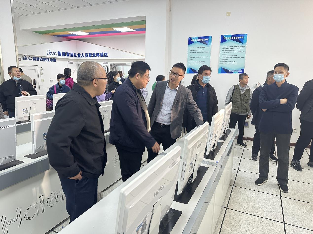 职业教育高质量发展的新港实践-与烟台临港工业学校交流探讨_html_3ae67d2b.jpg